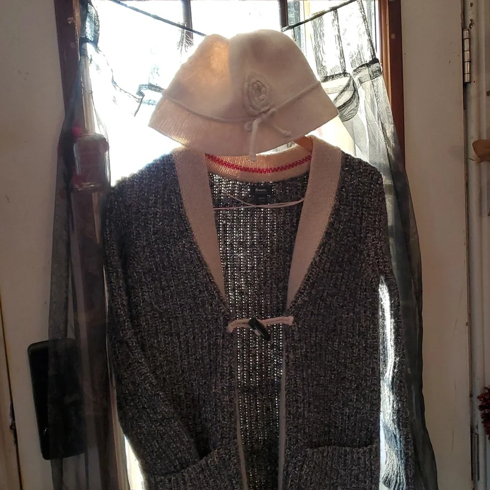 🍁🌲Rare Roots Toggle Cardigan - Picture 12 of 12